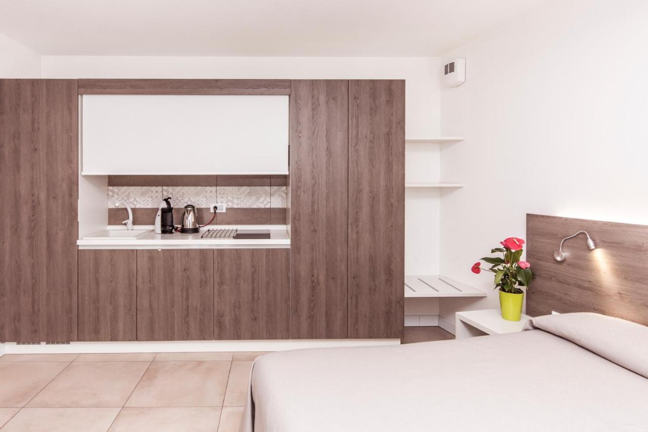 Hotel Ristorante Cigno - Camere And Aparthotel لاتيسانا المظهر الخارجي الصورة