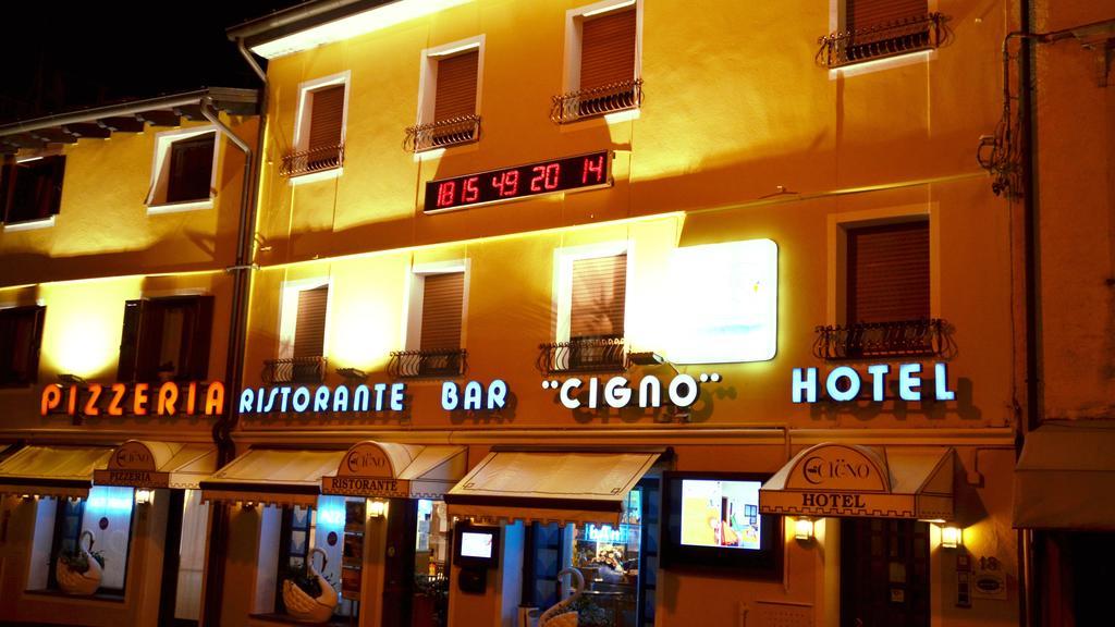 Hotel Ristorante Cigno - Camere And Aparthotel لاتيسانا المظهر الخارجي الصورة