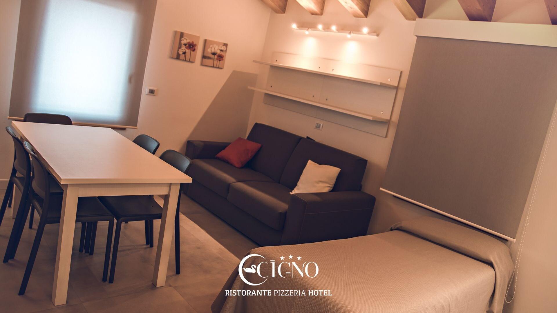 Hotel Ristorante Cigno - Camere And Aparthotel لاتيسانا المظهر الخارجي الصورة