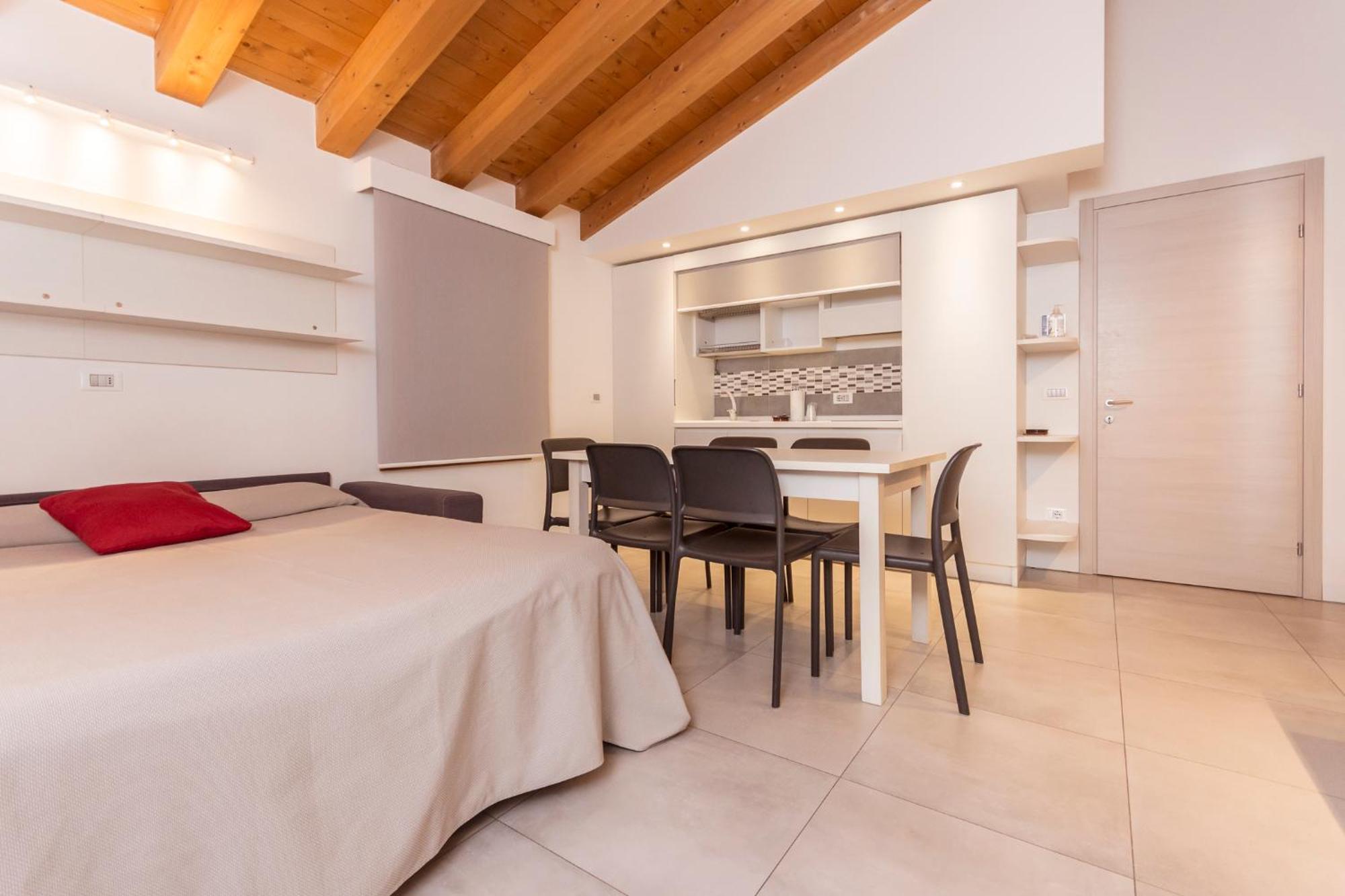 Hotel Ristorante Cigno - Camere And Aparthotel لاتيسانا المظهر الخارجي الصورة