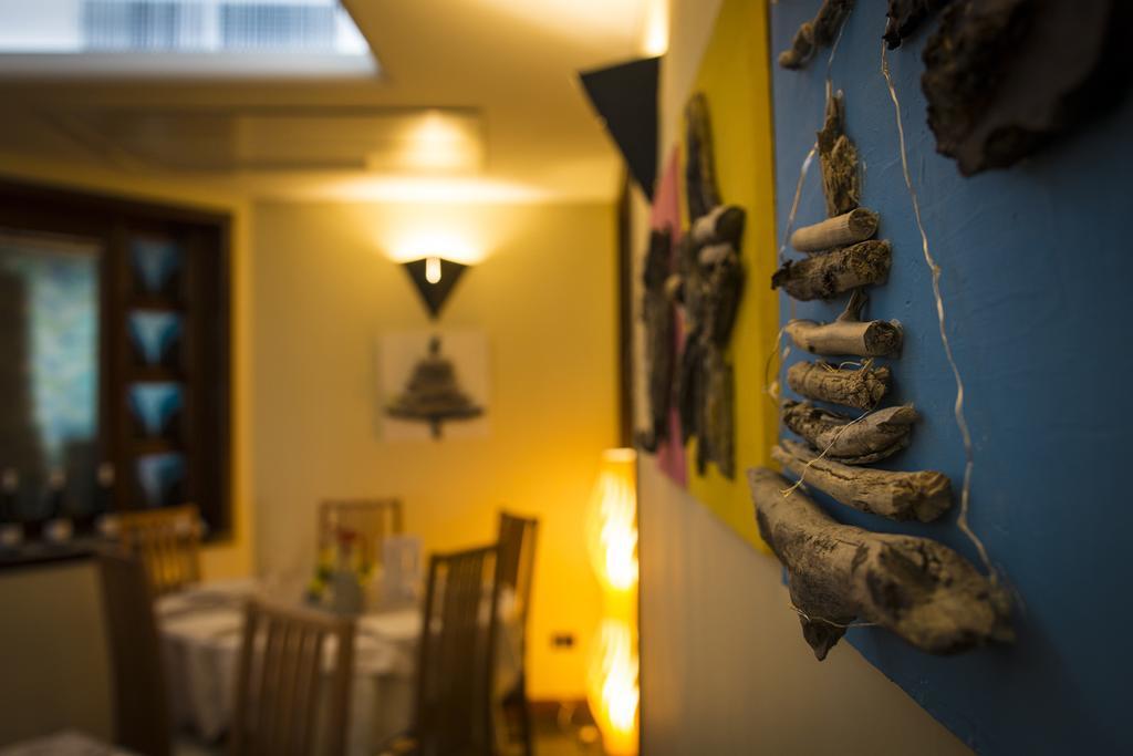 Hotel Ristorante Cigno - Camere And Aparthotel لاتيسانا المظهر الخارجي الصورة