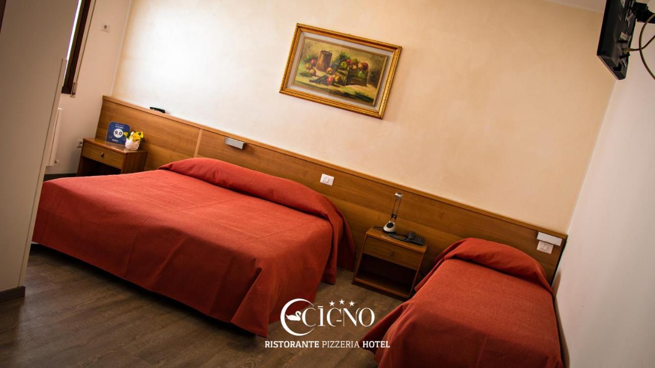 Hotel Ristorante Cigno - Camere And Aparthotel لاتيسانا المظهر الخارجي الصورة
